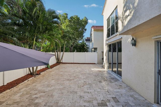 972 Azure Lane, Weston, FL 33326