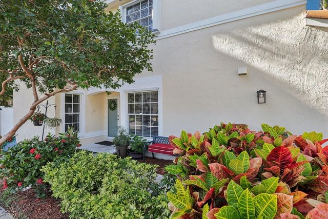 972 Azure Lane, Weston, FL 33326