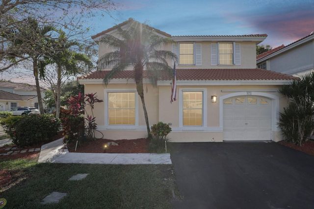 972 Azure Lane, Weston, FL 33326