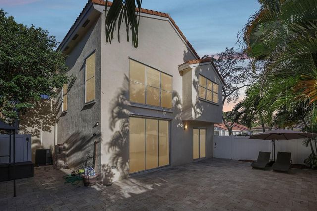 972 Azure Lane, Weston, FL 33326