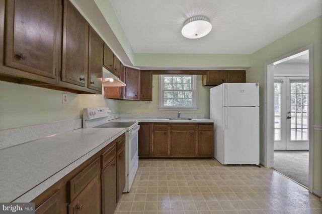 341 S 26TH ST, Purcellville, VA 20132