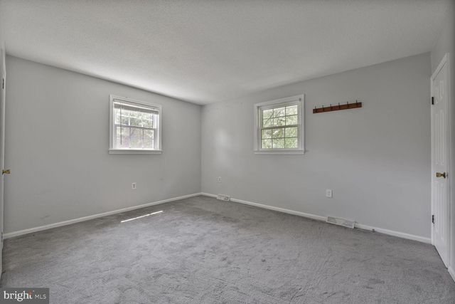 341 S 26TH ST, Purcellville, VA 20132