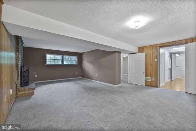 341 S 26TH ST, Purcellville, VA 20132