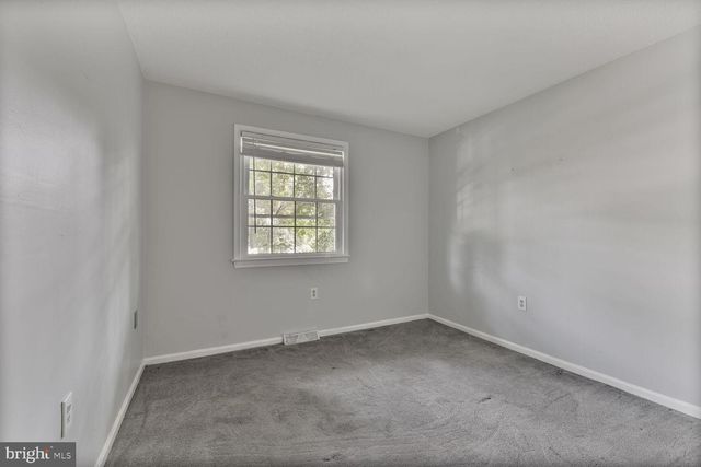 341 S 26TH ST, Purcellville, VA 20132