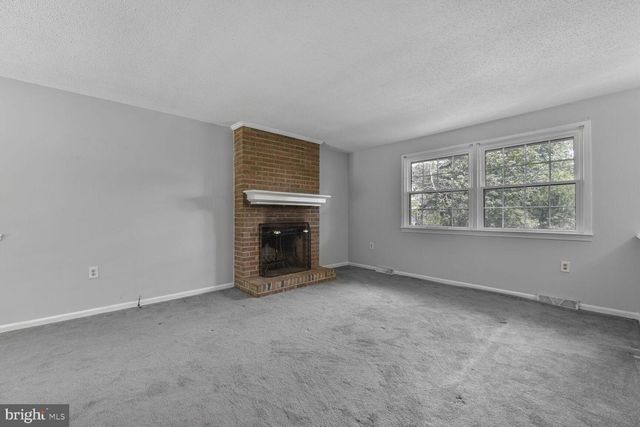 341 S 26TH ST, Purcellville, VA 20132
