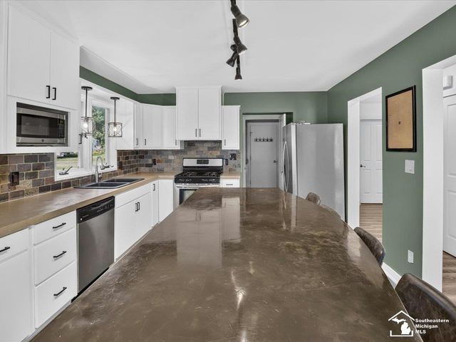 6716 Bennington Road, Temperance, MI 48182