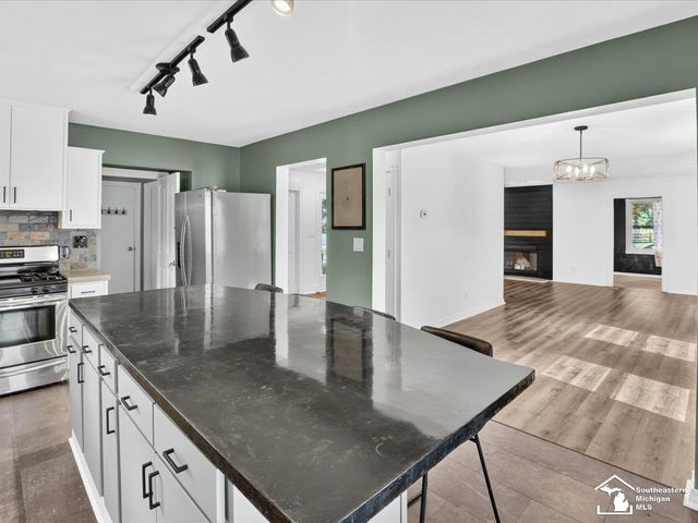 6716 Bennington Road, Temperance, MI 48182