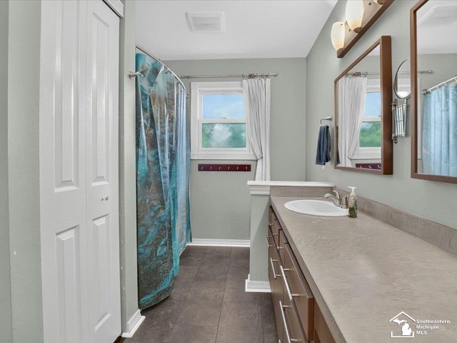 6716 Bennington Road, Temperance, MI 48182