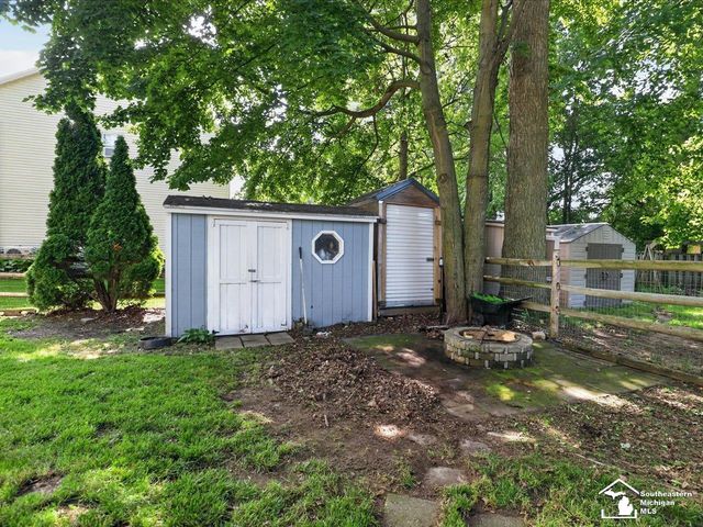 6716 Bennington Road, Temperance, MI 48182