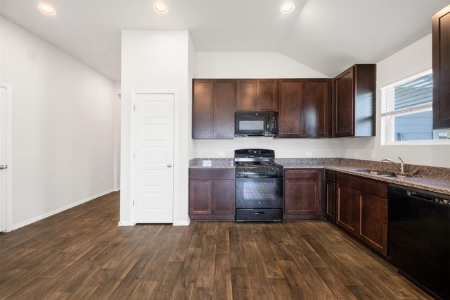 217 Spiny Lizard LN, San Marcos, TX 78666