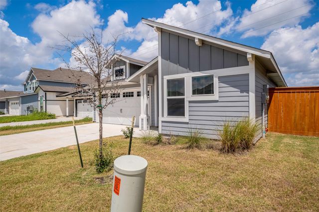 217 Spiny Lizard LN, San Marcos, TX 78666