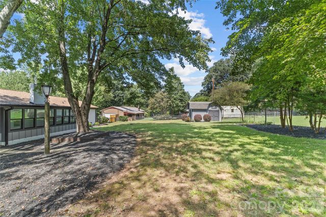 614 S Magnolia Street, Mooresville, NC 28115