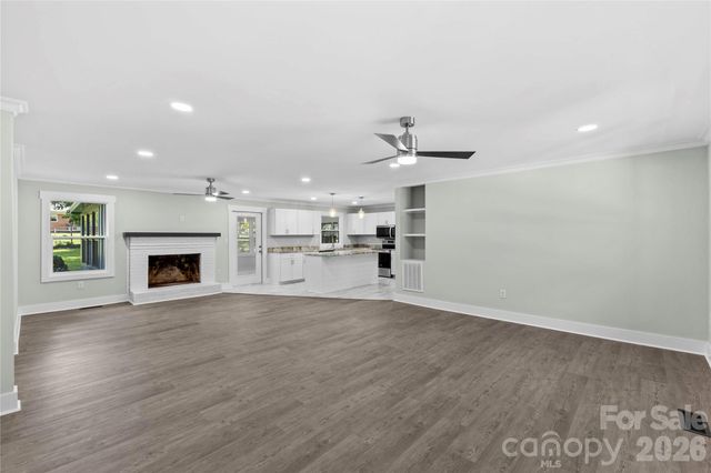 614 S Magnolia Street, Mooresville, NC 28115
