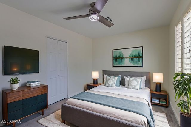 542 E FLYNN Lane, Phoenix, AZ 85012