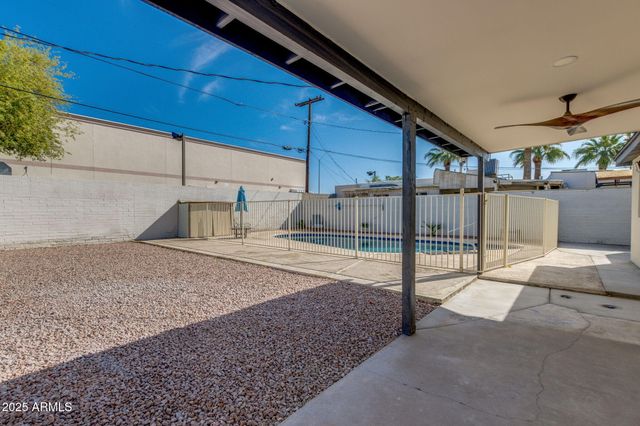 542 E FLYNN Lane, Phoenix, AZ 85012