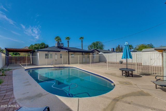 542 E FLYNN Lane, Phoenix, AZ 85012