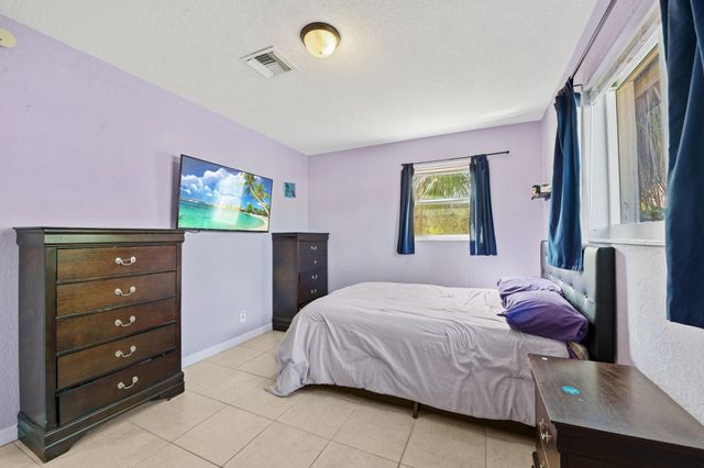 5554 SW 6th Street, Margate, FL 33068