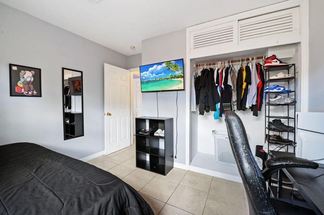 5554 SW 6th Street, Margate, FL 33068