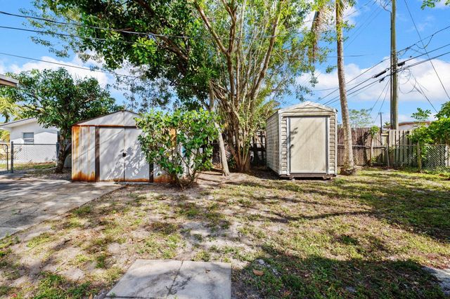 5554 SW 6th Street, Margate, FL 33068