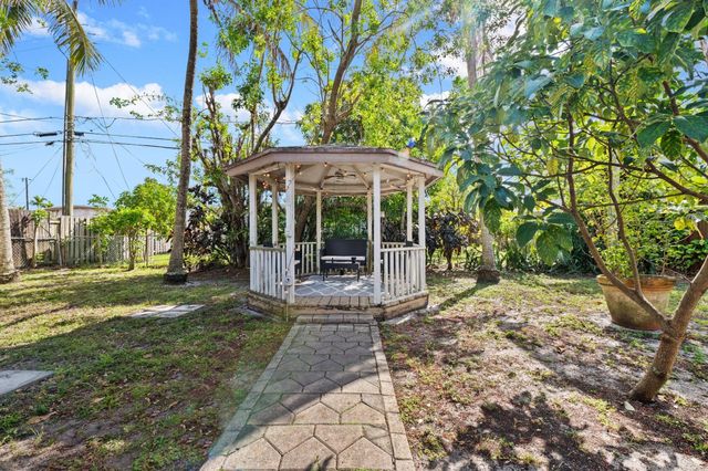 5554 SW 6th Street, Margate, FL 33068