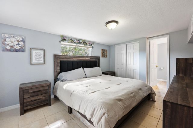 5554 SW 6th Street, Margate, FL 33068