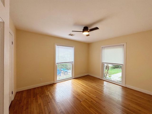 6719 Meadowlawn Street, Houston, TX 77023