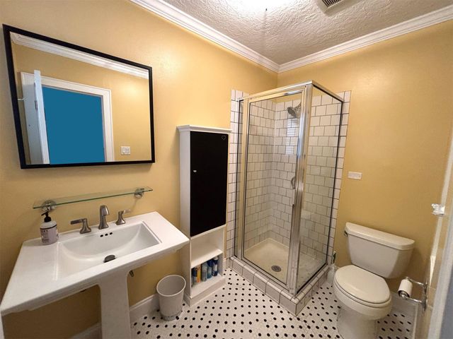 6719 Meadowlawn Street, Houston, TX 77023