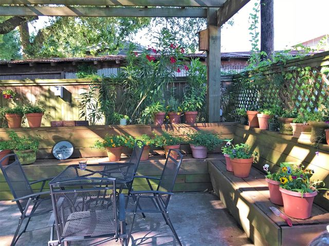6719 Meadowlawn Street, Houston, TX 77023
