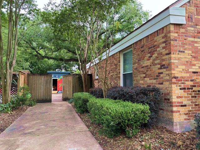 6719 Meadowlawn Street, Houston, TX 77023