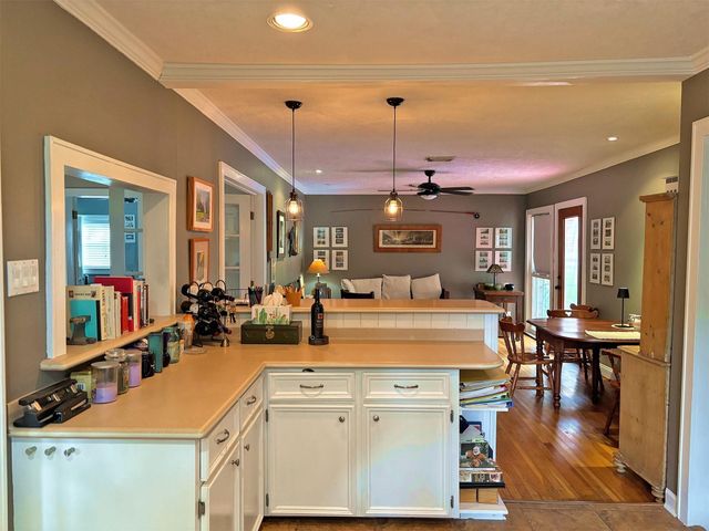 6719 Meadowlawn Street, Houston, TX 77023