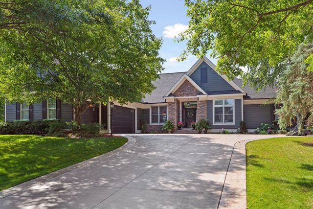 3832 Fairway Terrace, Woodbury, MN 55125