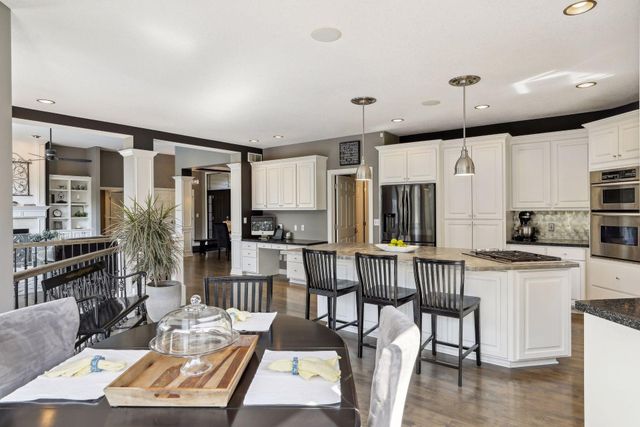 3832 Fairway Terrace, Woodbury, MN 55125