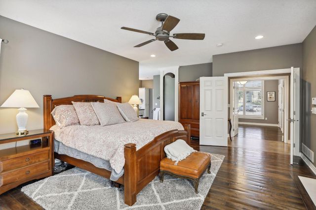 3832 Fairway Terrace, Woodbury, MN 55125