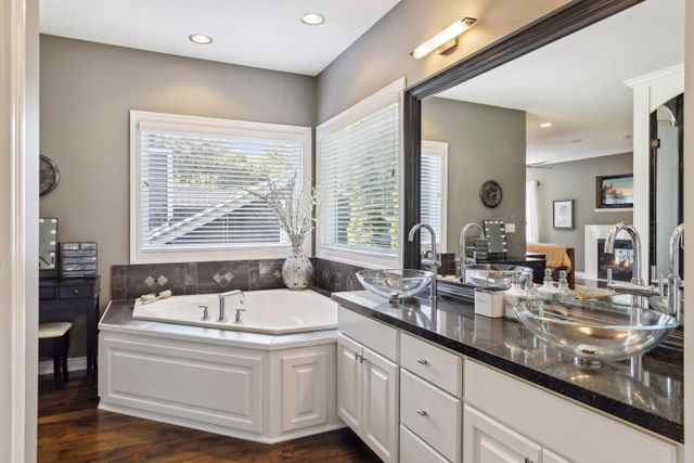 3832 Fairway Terrace, Woodbury, MN 55125