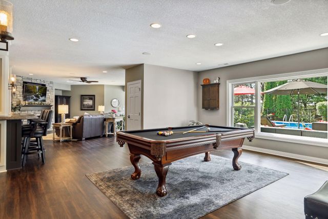 3832 Fairway Terrace, Woodbury, MN 55125