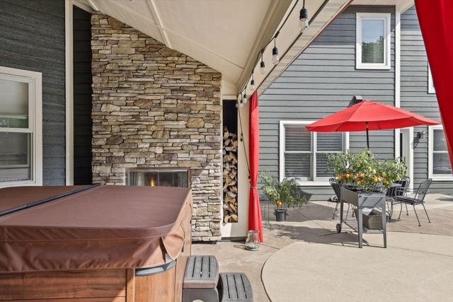 3832 Fairway Terrace, Woodbury, MN 55125