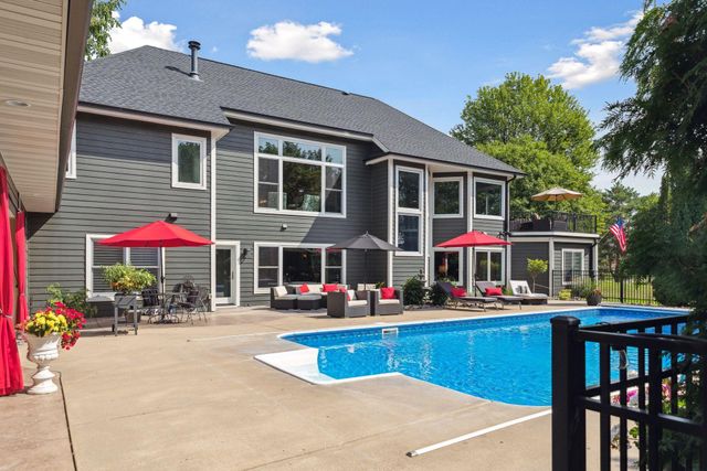 3832 Fairway Terrace, Woodbury, MN 55125