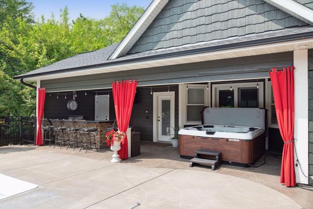 3832 Fairway Terrace, Woodbury, MN 55125