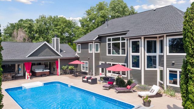 3832 Fairway Terrace, Woodbury, MN 55125