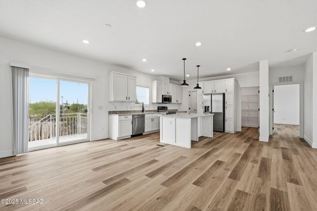 6362 N Van Ark Road, Tucson, AZ 85743