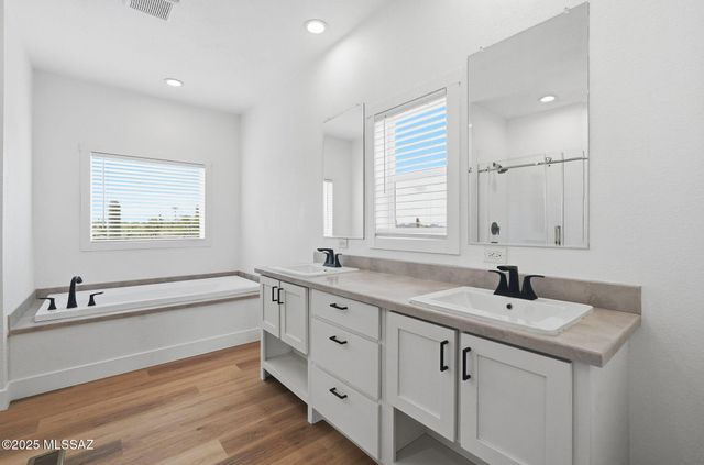 6362 N Van Ark Road, Tucson, AZ 85743