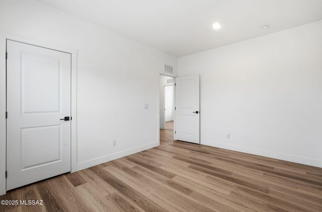 6362 N Van Ark Road, Tucson, AZ 85743