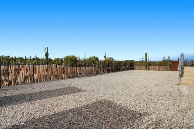 6362 N Van Ark Road, Tucson, AZ 85743