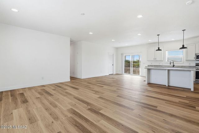 6362 N Van Ark Road, Tucson, AZ 85743