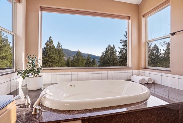 23422 Broken Lance Ln, Liberty Lake, WA 99019