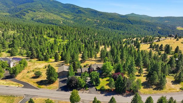 23422 Broken Lance Ln, Liberty Lake, WA 99019
