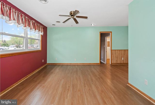 1025 S GERALD DR, Newark, DE 19713