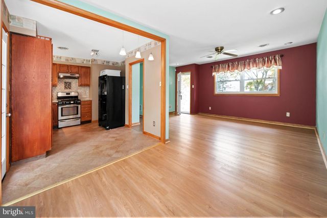 1025 S GERALD DR, Newark, DE 19713