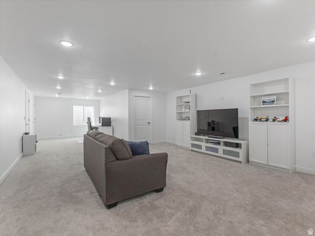 719 N 3500 W ST, Layton, UT 84041