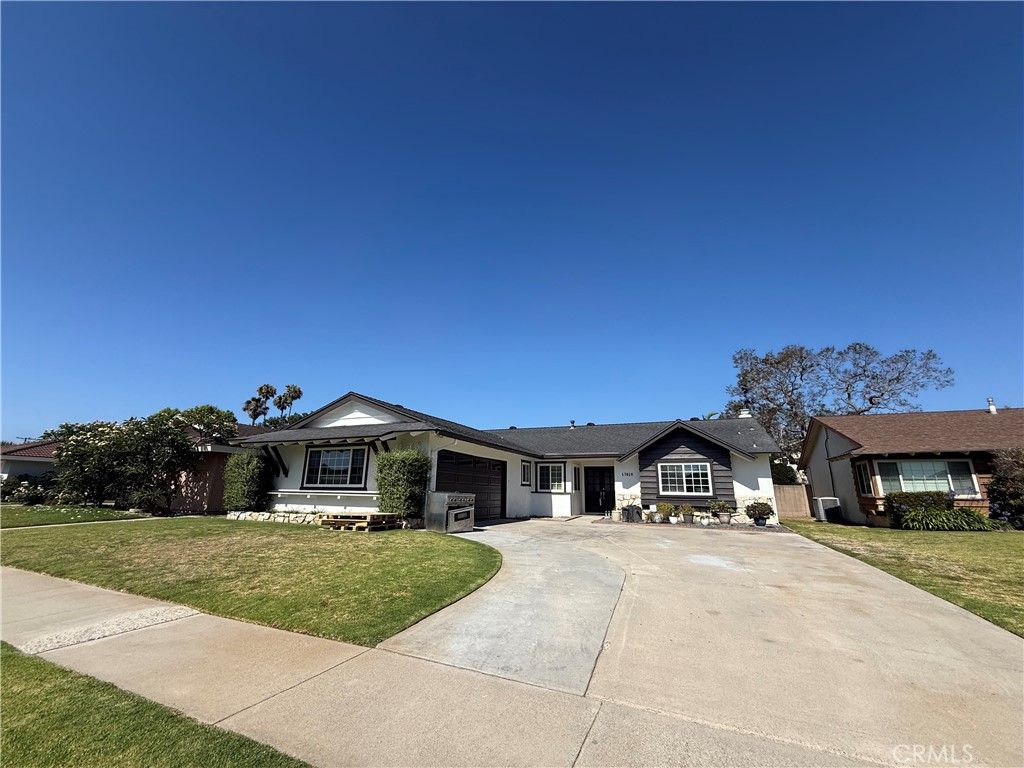 Image 2 of property listing at 17819 Bay, Fountain Valley, CA 92708